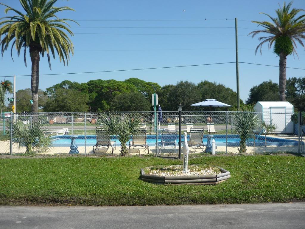 Palm Court Motel Dunedin Exterior photo